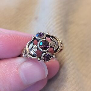 Avon Gold Tone Amethyst Ring (90's)